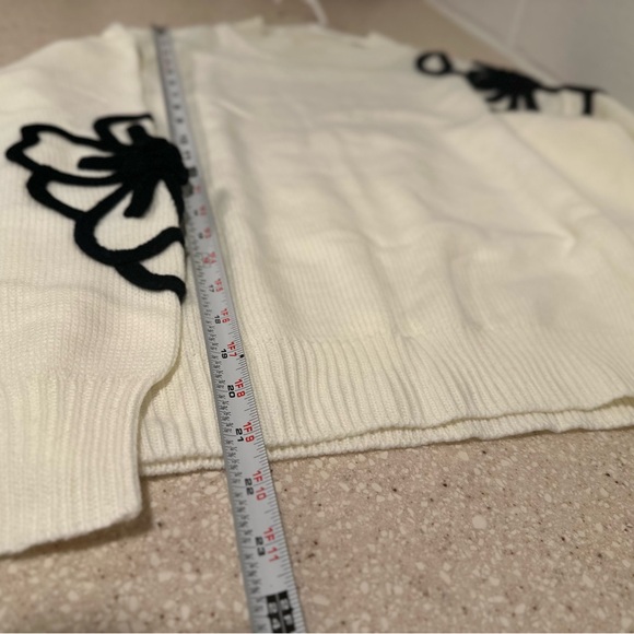 Flower Embroidery Mock Neck Long Sleeve Sweater White & Black Large Acrylic NEW - Picture 13 of 15